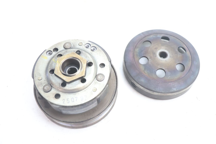 photo de EMBREAGEM PEUGEOT TREKKER 50 (1995 - 2004) - Ampliação técnica