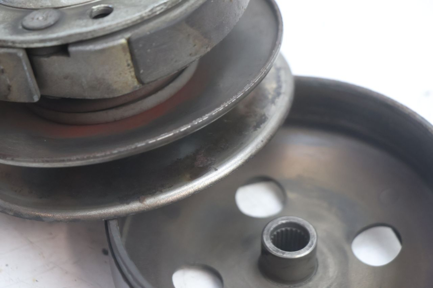 photo de EMBREAGEM PEUGEOT TREKKER 50 (1995 - 2004) - Outro ângulo de visão