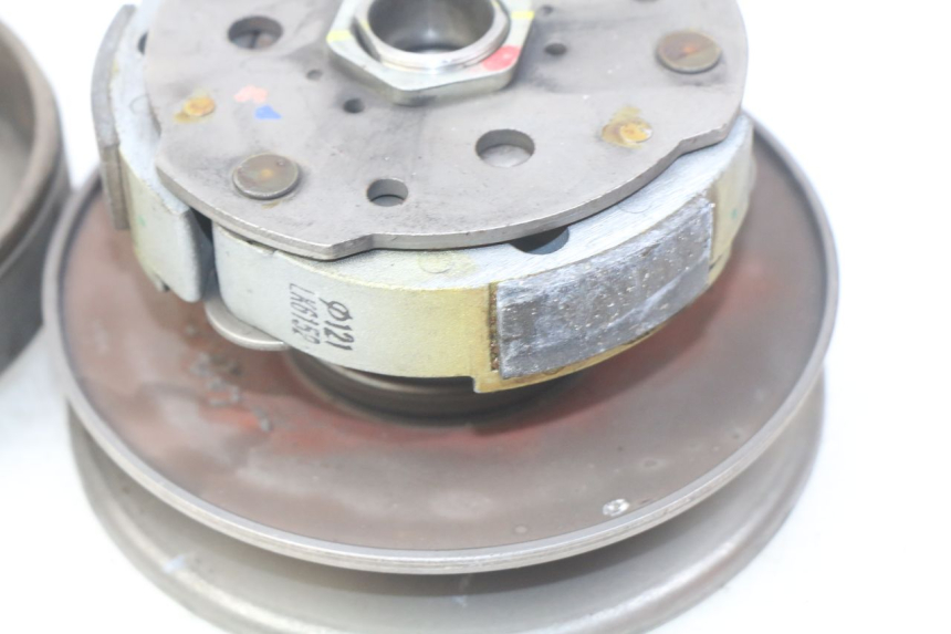 photo de EMBREAGEM PIAGGIO VESPA GTS IGET ABS 125 (2017 - 2023) - Pontos de fixação
