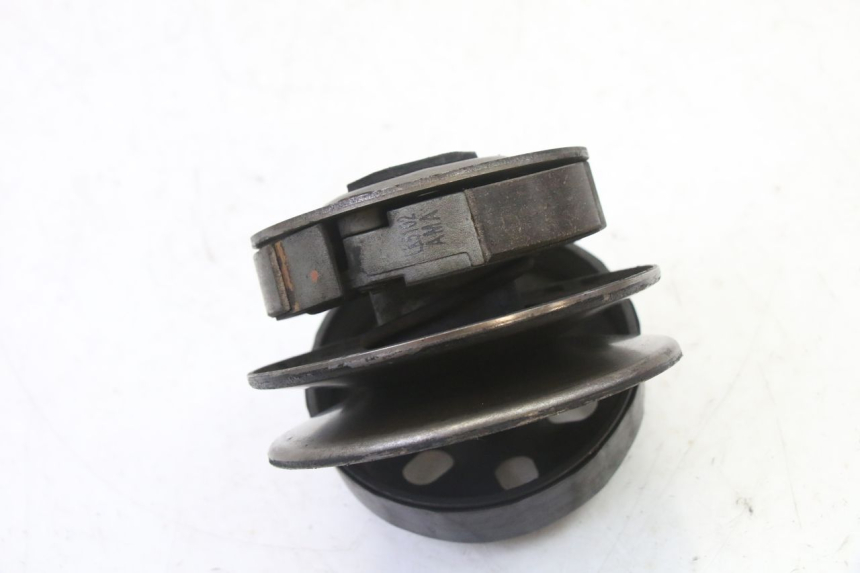photo de EMBREAGEM PEUGEOT VIVACITY NEW 4T 50 (2008 - 2017) - Outro ângulo de visão