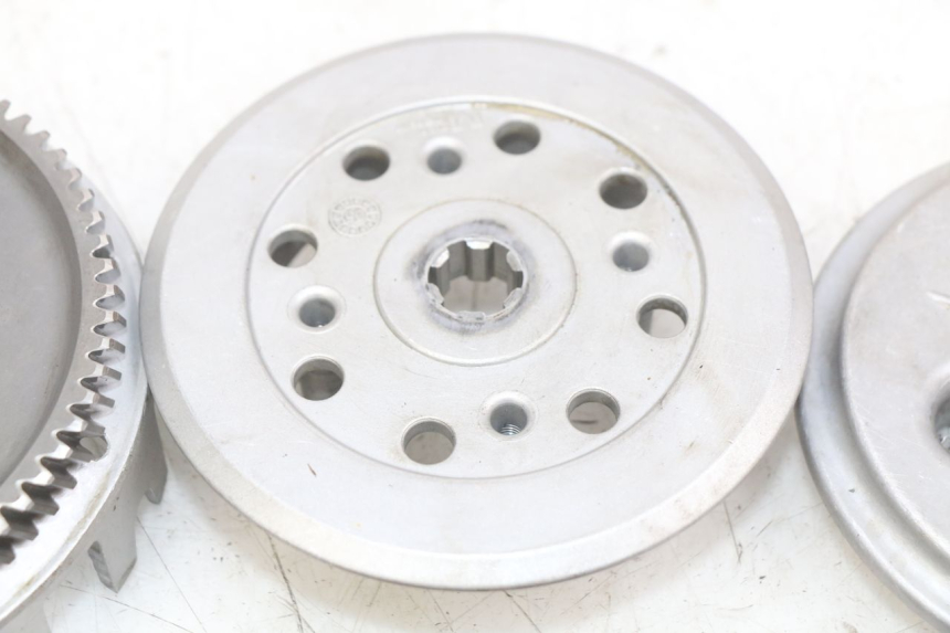 photo de EMBREAGEM PEUGEOT XP6 50 (2006 - 2011) - Vista de perto