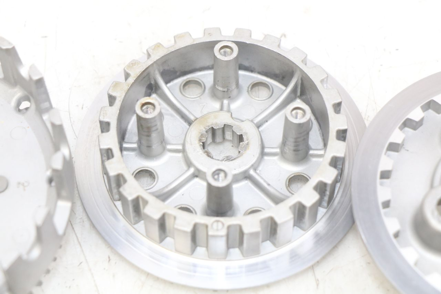 photo de EMBREAGEM PEUGEOT XP6 50 (2006 - 2011) - Detalhe da peça