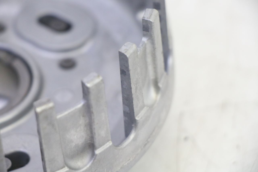 photo de EMBREAGEM KAWASAKI ZR 7 750 (1999 - 2004) - Outro ângulo de visão