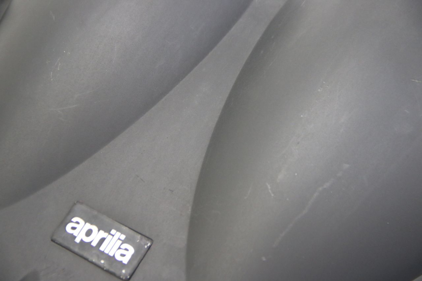 photo de ARO DO PAINEL DE INSTRUMENTOS APRILIA ATLANTIC 500 (2002 - 2003) - Vista geral
