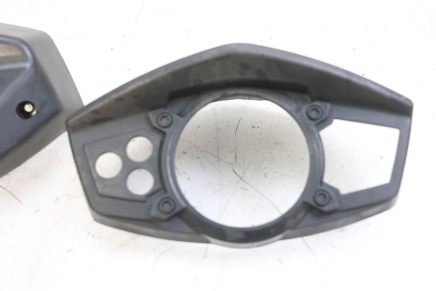 photo de ARO DE PAINEL DE INSTRUMENTOS YAMAHA BW'S BWS 125 (2010 - 2013) - Outro ângulo de visão
