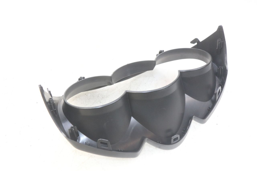 photo de ARO DO PAINEL DE INSTRUMENTOS PEUGEOT CITYSTAR AIR 125 (2014 - 2017) - Detalhe da peça