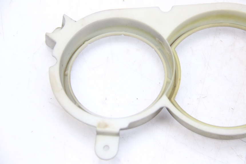 photo de ARO DE PAINEL DE INSTRUMENTOS PEUGEOT CITYSTAR 50 (2013 - 2017) - Pontos de fixação