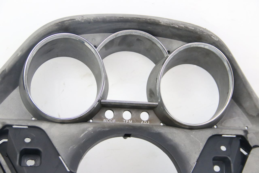 photo de ARO DO PAINEL DE INSTRUMENTOS KYMCO DINK STREET 125 (2009 - 2014) - Detalhes característicos