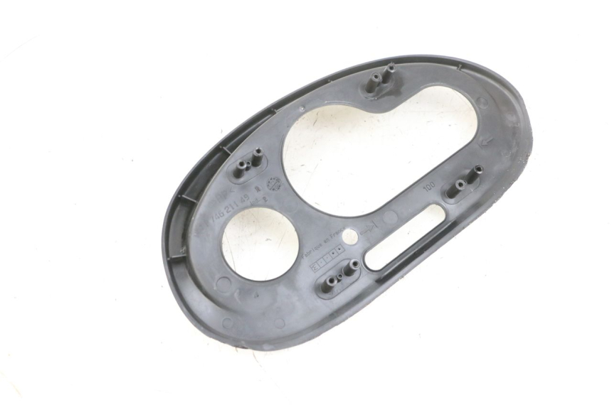 photo de ARO DE PAINEL DE INSTRUMENTOS PEUGEOT ELYSEO 125 (1999 - 2004) - Zoom do estado de desgaste