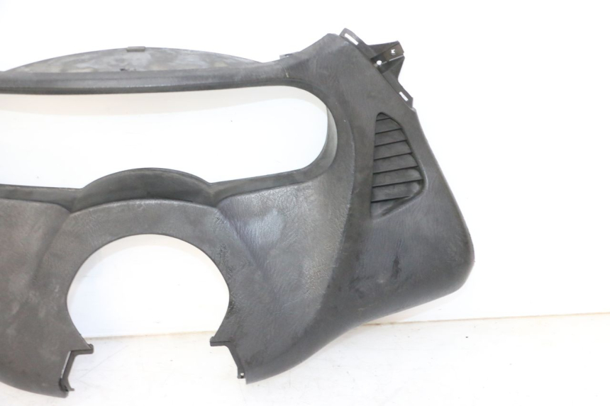 photo de ARO DO PAINEL DE INSTRUMENTOS HONDA FES S-WING SWING ABS 125 (2007 - 2015) - Detalhes característicos