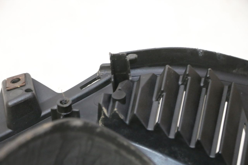 photo de ARO DO PAINEL DE INSTRUMENTOS HONDA FES S-WING SWING ABS 125 (2007 - 2015) - Zoom do estado de desgaste