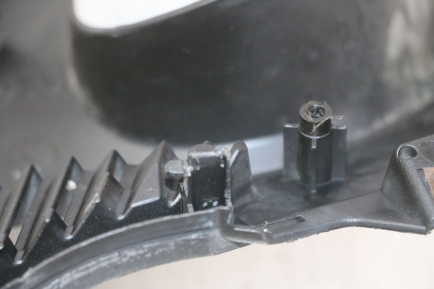 photo de ARO DO PAINEL DE INSTRUMENTOS HONDA FES S-WING SWING ABS 125 (2007 - 2015) - Outro ângulo de visão