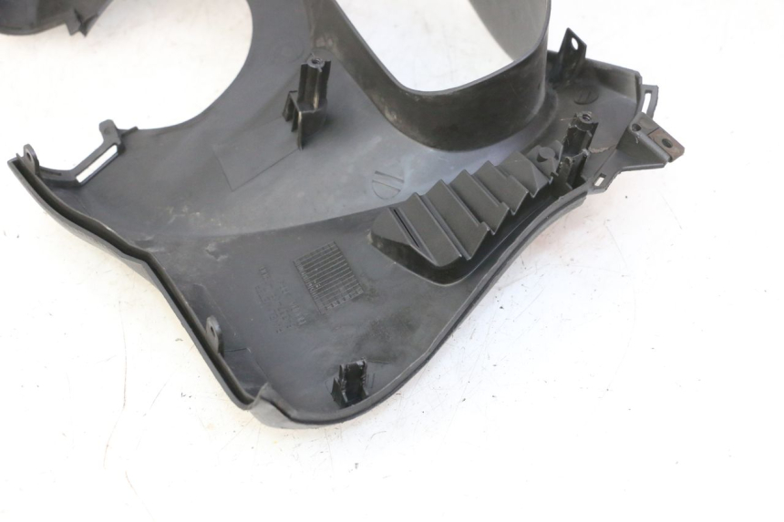 photo de ARO DO PAINEL DE INSTRUMENTOS HONDA FES S-WING SWING ABS 125 (2007 - 2015) - Detalhe da peça
