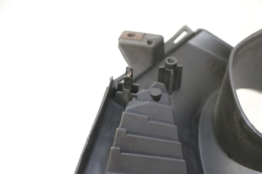 photo de ARO DO PAINEL DE INSTRUMENTOS HONDA FES S-WING SWING ABS 125 (2007 - 2015) - Zoom do estado de desgaste