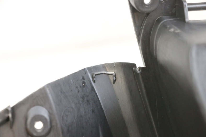 photo de ARO DO PAINEL DE INSTRUMENTOS SYM GTS EVO 125 (2009 - 2013) - Detalhe da peça