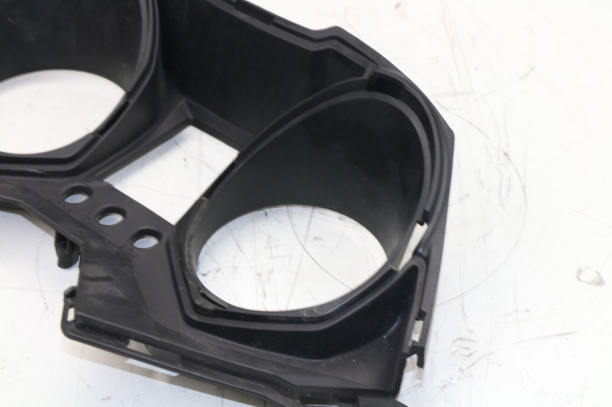 photo de ARO DO PAINEL DE INSTRUMENTOS KAWASAKI J300 300 (2014 - 2017) - Pontos de fixação