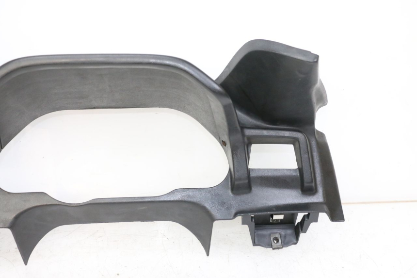 photo de ARO DO PAINEL DE INSTRUMENTOS KAWASAKI GTR 1000 (1994 - 2004) - Pontos de fixação