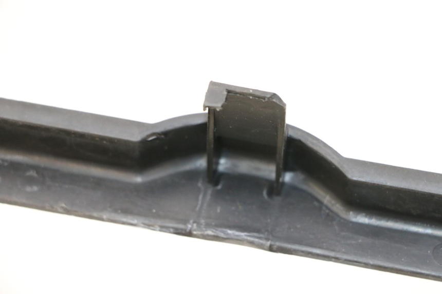 photo de ARO DO PAINEL DE INSTRUMENTOS KYMCO STRYKER OFF ROAD 125 (1999 - 2005) - Zoom do estado de desgaste