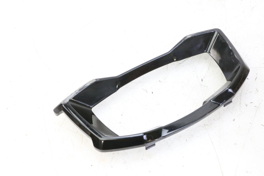 photo de ARO DE PAINEL DE INSTRUMENTOS PIAGGIO MP3 HPE 310 (2024 - 2025) - Detalhe da peça