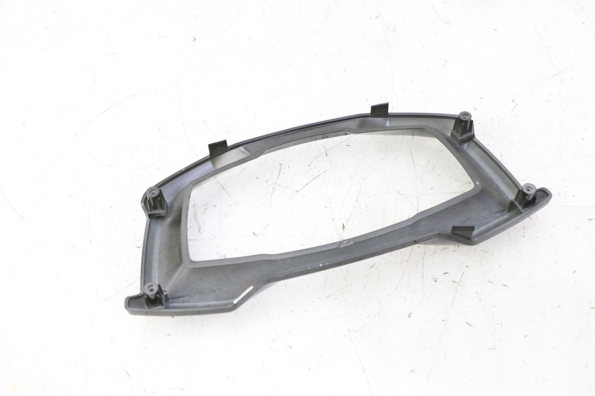 photo de ARO DE PAINEL DE INSTRUMENTOS PIAGGIO MP3 HPE 310 (2024 - 2025) - Zoom do estado de desgaste
