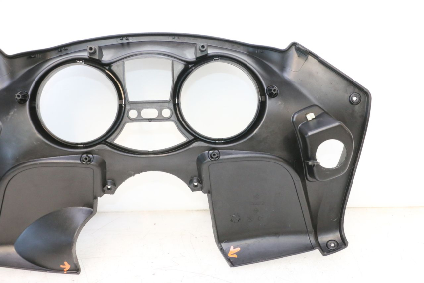 photo de ARO DO PAINEL DE INSTRUMENTOS PIAGGIO MP3 RL 250 (2006 - 2010) - Pontos de fixação