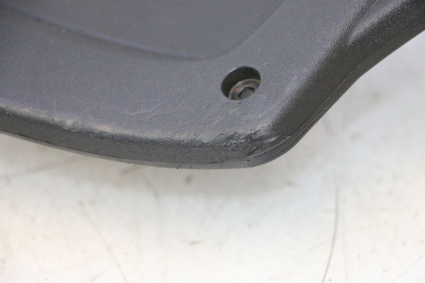 photo de ARO DO PAINEL DE INSTRUMENTOS PIAGGIO MP3 500 (2016 - 2018) - Pontos de fixação