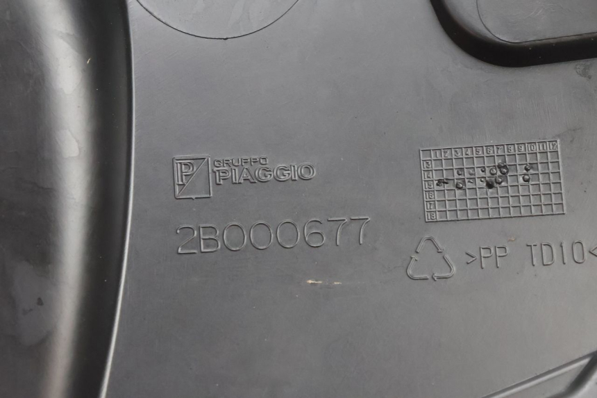 photo de ARO DO PAINEL DE INSTRUMENTOS PIAGGIO MP3 500 (2016 - 2018) - Marcações e referências