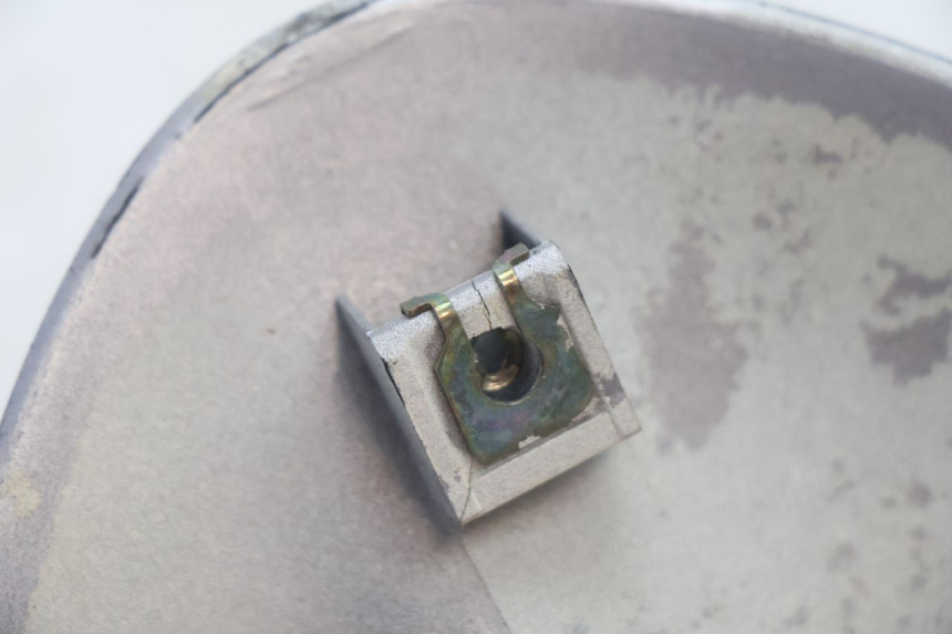 photo de MOLDURA DO CONTADOR MBK NITRO 50 (2004 - 2008) - Detalhes característicos