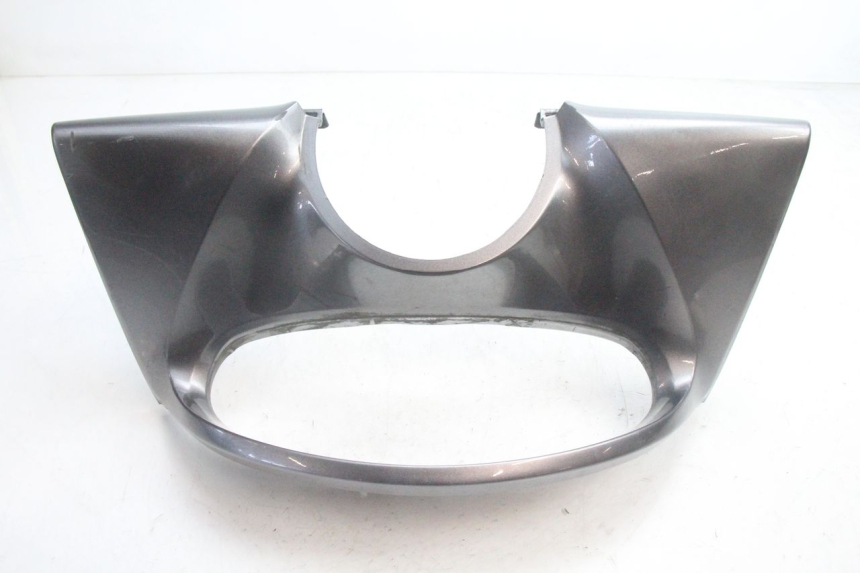 photo de ARO DO PAINEL DE INSTRUMENTOS HONDA PCX (JF28) 125 (2009 - 2011) - Zoom do estado de desgaste