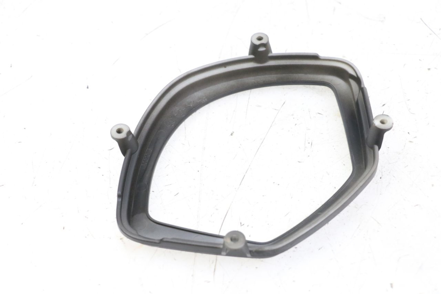 photo de ARO DO PAINEL DE INSTRUMENTOS PIAGGIO LIBERTY IGET 4T 50 (2021 - 2025) - Detalhe da peça