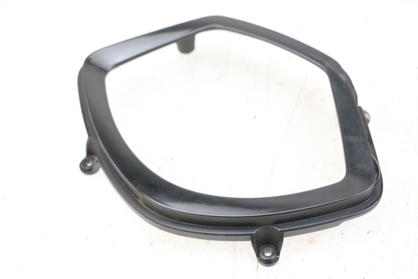 photo de ARO DO PAINEL DE INSTRUMENTOS PIAGGIO LIBERTY IGET 4T 50 (2021 - 2025) - Zoom do estado de desgaste