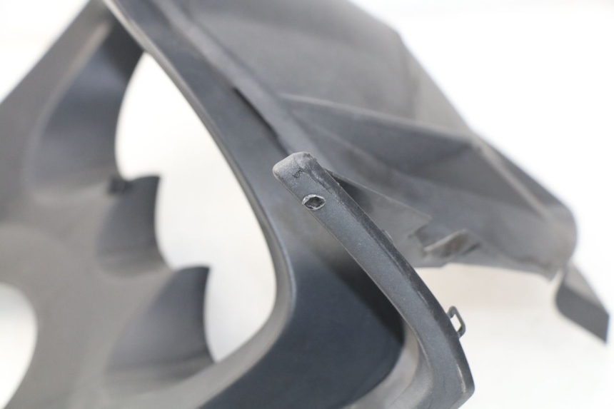 photo de ARO DO PAINEL DE INSTRUMENTOS PEUGEOT SATELIS 500 (2007 - 2013) - Pontos de fixação