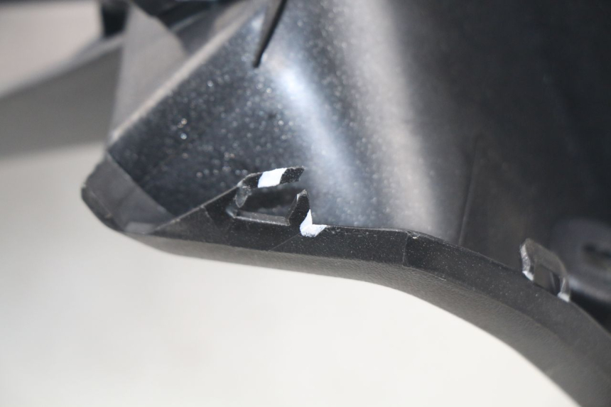 photo de ARO DO PAINEL DE INSTRUMENTOS PEUGEOT SATELIS 125 (2006 - 2009) - Detalhe da peça