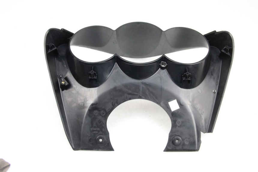 photo de ARO DE PAINEL DE INSTRUMENTOS PEUGEOT SATELIS 125 (2013 - 2018) - Pontos de fixação