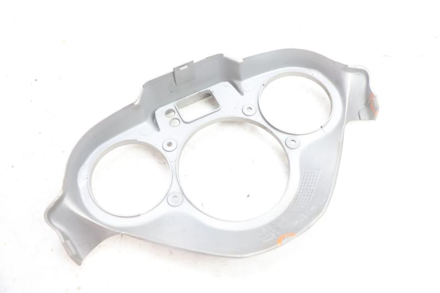 photo de ARO DO PAINEL DE INSTRUMENTOS APRILIA SCARABEO GT 125 (1999 - 2007) - Zoom do estado de desgaste