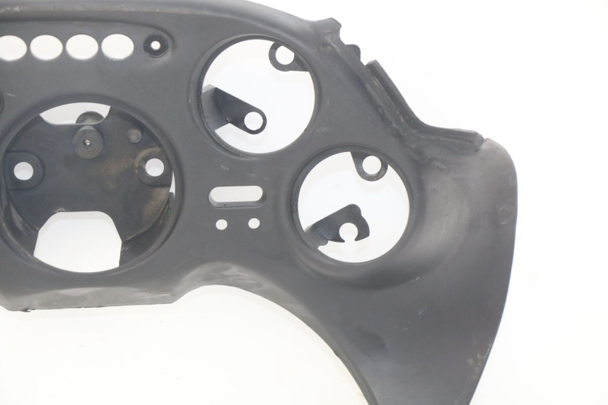 photo de ARO DO PAINEL DE INSTRUMENTOS TRIUMPH SPRINT ST 955 (1999 - 2001) - Estado da superfície