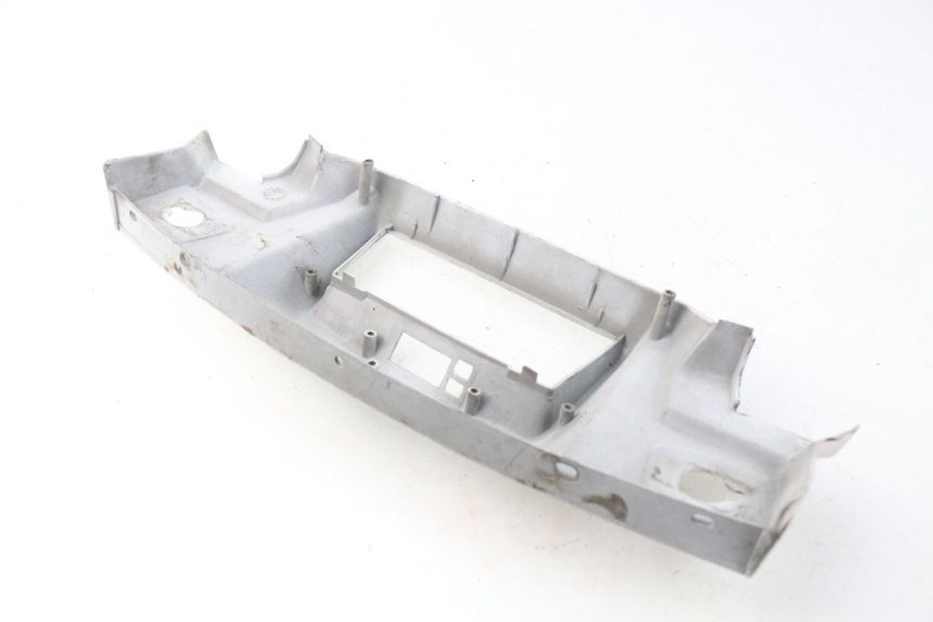 photo de ARO DE PAINEL DE INSTRUMENTOS PEUGEOT SX 80 (1986 - 1995) - Pontos de fixação