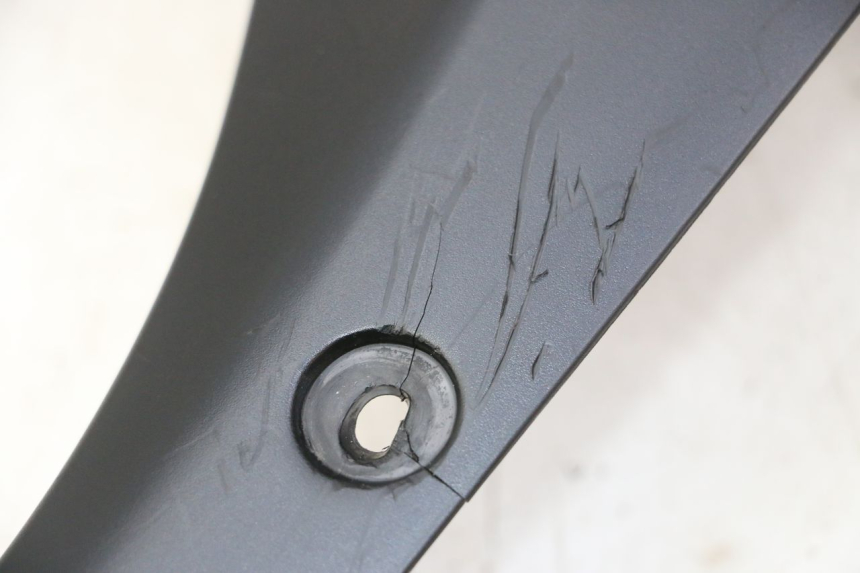 photo de ARO DO PAINEL DE INSTRUMENTOS YAMAHA TDM ABS 900 (2002 - 2014) - Zoom do estado de desgaste