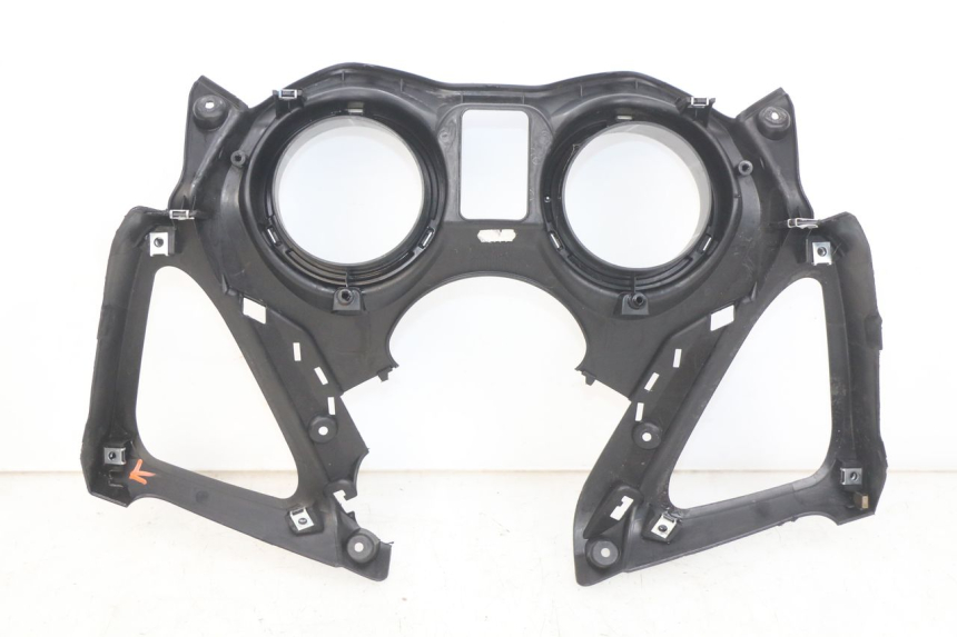 photo de ARO DO PAINEL DE INSTRUMENTOS YAMAHA X-MAX XMAX 125 (2010 - 2013) - Detalhe da peça
