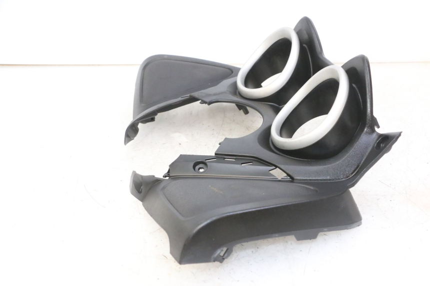 photo de ARO DO PAINEL DE INSTRUMENTOS YAMAHA X-MAX XMAX 125 (2010 - 2013) - Detalhe da peça