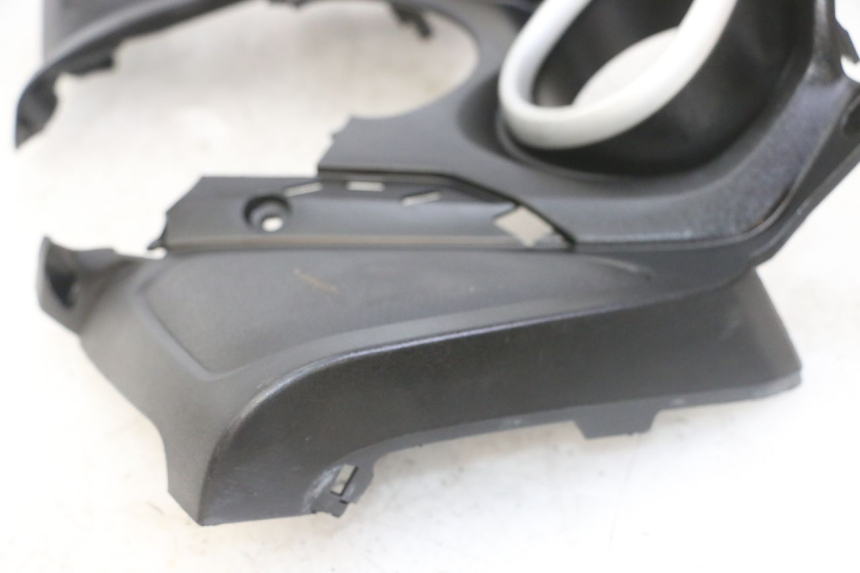 photo de ARO DO PAINEL DE INSTRUMENTOS YAMAHA X-MAX XMAX 125 (2010 - 2013) - Zoom do estado de desgaste