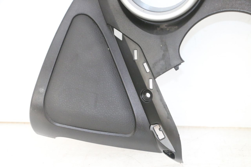 photo de ARO DO PAINEL DE INSTRUMENTOS YAMAHA X-MAX XMAX 125 (2010 - 2013) - Ampliação técnica