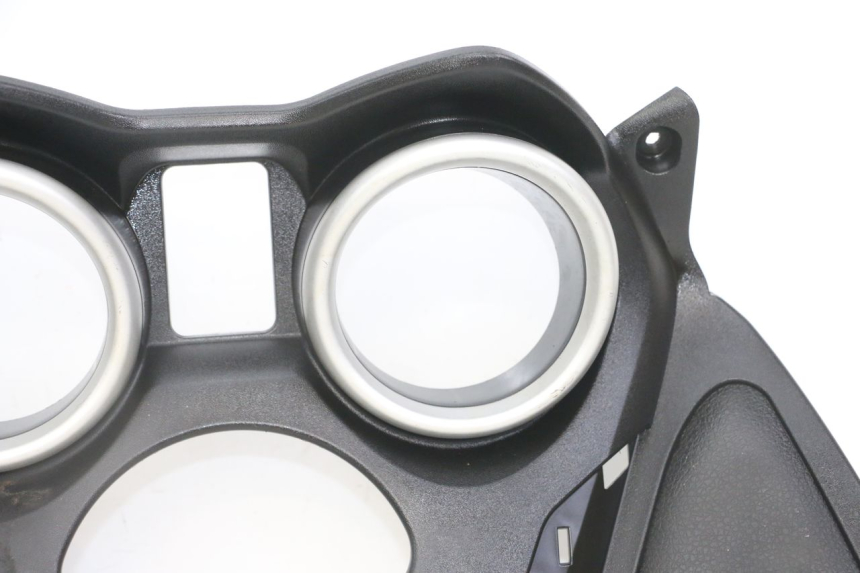 photo de ARO DO PAINEL DE INSTRUMENTOS YAMAHA X-MAX XMAX 125 (2010 - 2013) - Pontos de fixação