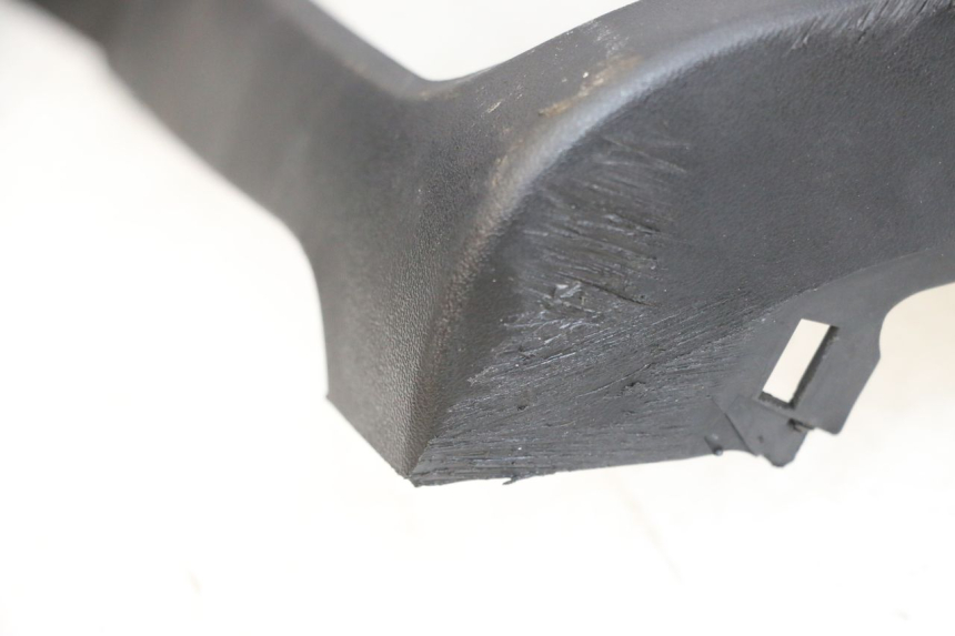 photo de ARO DO PAINEL DE INSTRUMENTOS YAMAHA X-MAX XMAX 125 (2010 - 2013) - Detalhe da peça