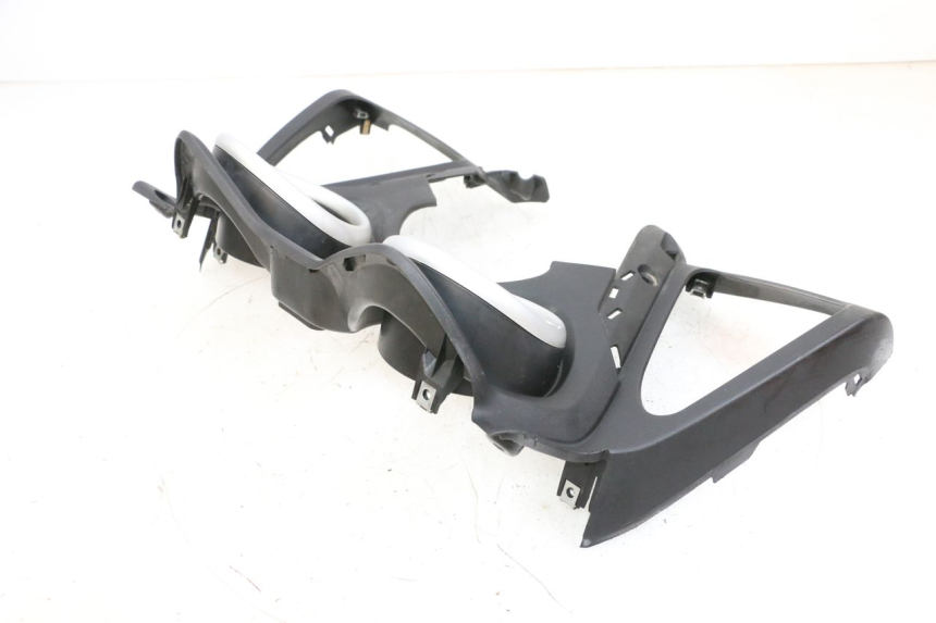 photo de ARO DO PAINEL DE INSTRUMENTOS YAMAHA X-MAX XMAX 125 (2010 - 2013) - Detalhes característicos
