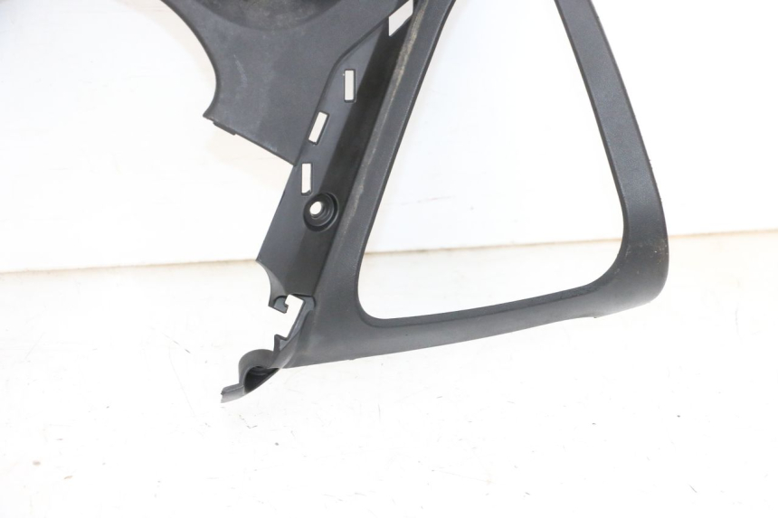 photo de ARO DO PAINEL DE INSTRUMENTOS YAMAHA X-MAX XMAX 125 (2010 - 2013) - Vista de perto