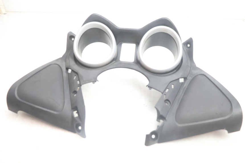 photo de ARO DO PAINEL DE INSTRUMENTOS YAMAHA X-MAX XMAX 125 (2010 - 2013) - Detalhe da peça