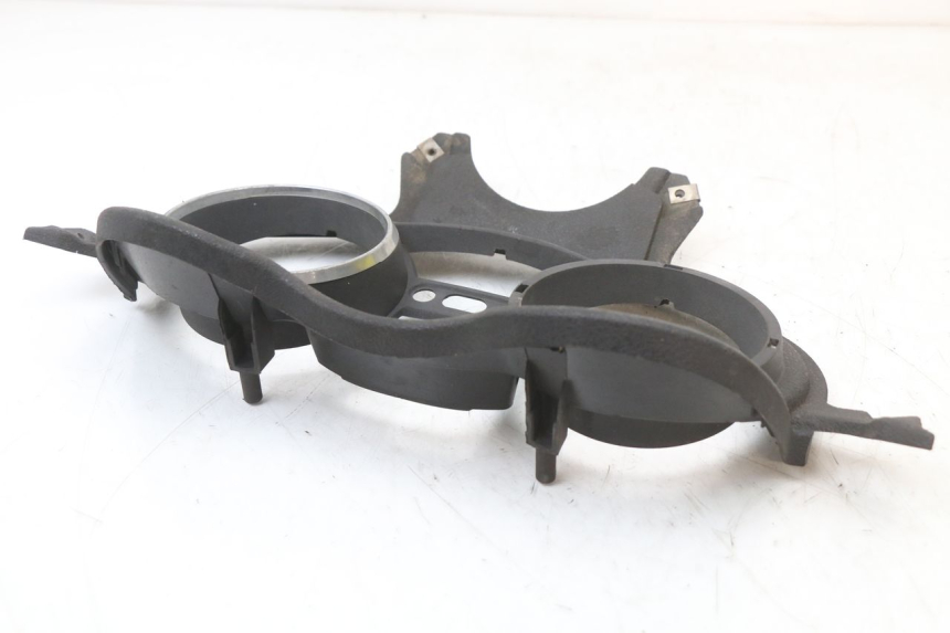 photo de ARO DO PAINEL DE INSTRUMENTOS PIAGGIO XEVO - X EVO 125 (2007 - 2017) - Pontos de fixação