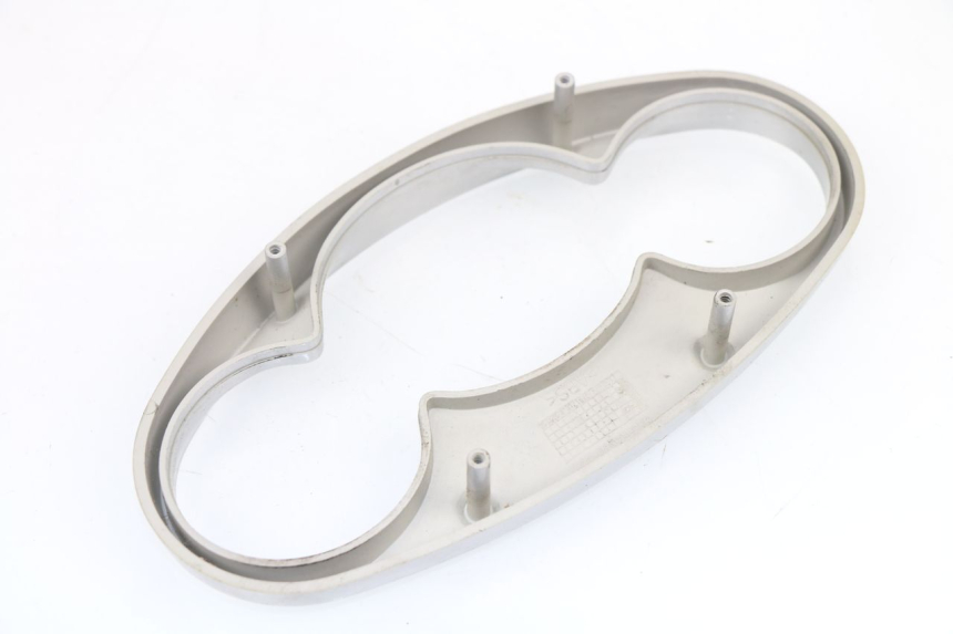 photo de ARO DE PAINEL DE INSTRUMENTOS YAMAHA YP MAJESTY 125 (2002 - 2006) - Detalhe da peça