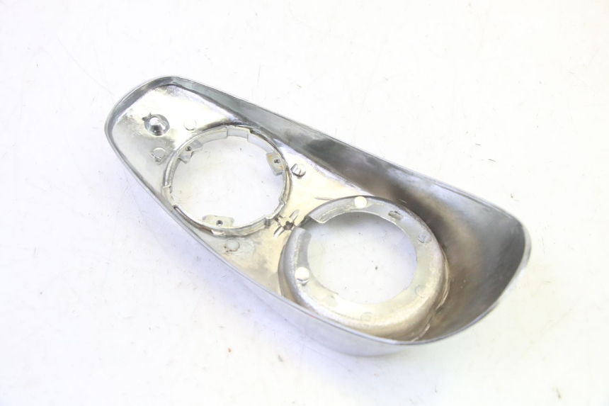 photo de ARO DO PAINEL DE INSTRUMENTOS KYMCO ZING 125 (1997 - 2003) - Pontos de fixação